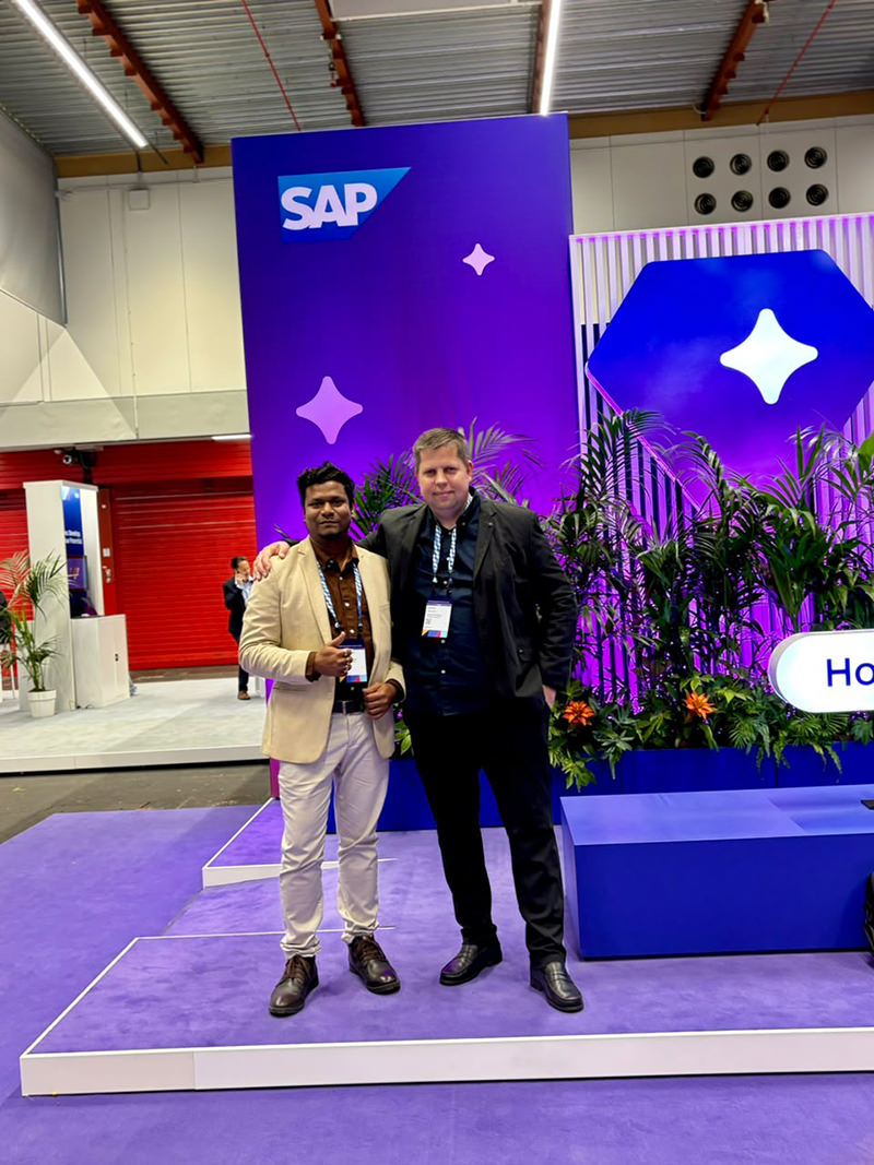 Teammitglieder von Ingold Solutions am SAP Stand in Amsterdam